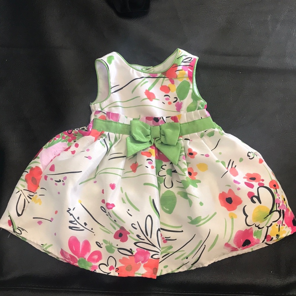 Infant dress - Picture 1 of 3